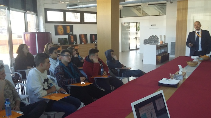 Los alumnos del PFI de restauración visitan Café Saula