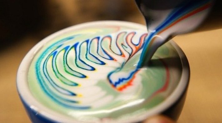 Latte Arte...¡con colores!