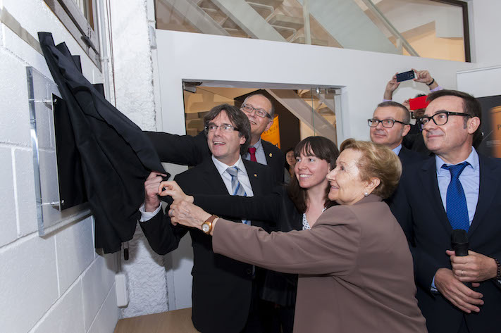 Recibimos la visita del president Puigdemont en el 65 aniversario de Café Saula