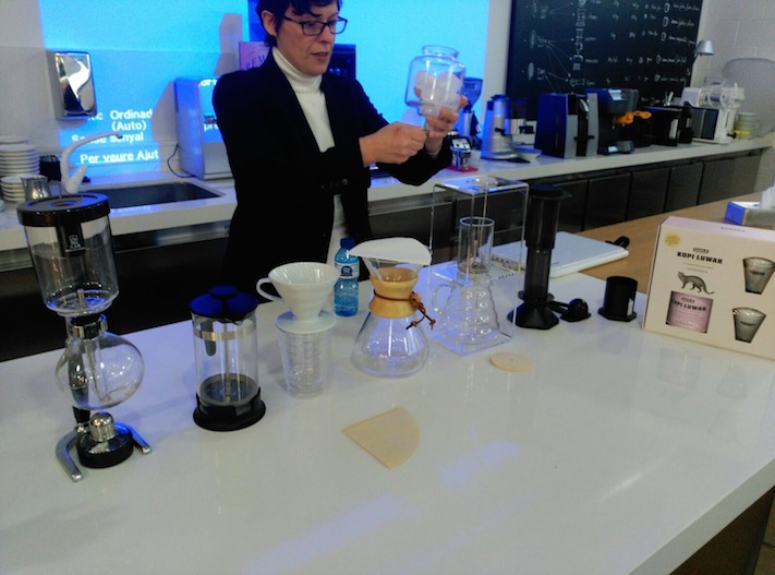 Café Saula hace formación barista a los alumnos de la ESHOB