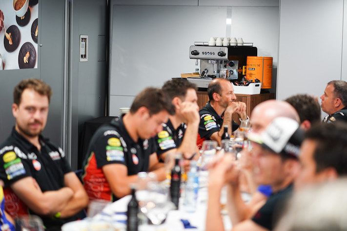 Café Saula, en el hospitality de los circuitos de moto GP y GT